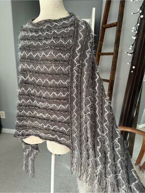 Textured Fringe Knit Poncho in Charcoal Gray, OSFA
